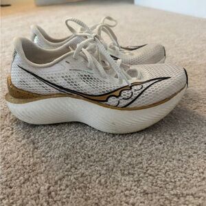 Saucony Women's endorphin pro 3